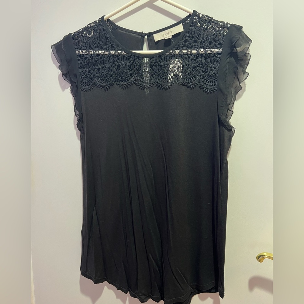 NWT Ann Taylor Loft Black Short Sleeve Blouse With Ruffle & Lace Detailing